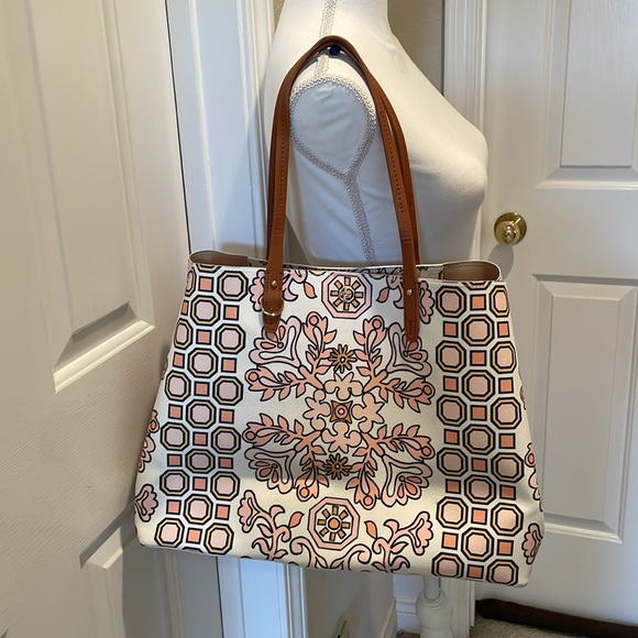 Tory Burch handbag - can stay open or snapped in on both sides - Picture 5 of 6